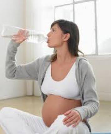 Máy lọc nước IRO Karofi 8 cấp tốt cho sức khỏe phụ nữ mang thai 